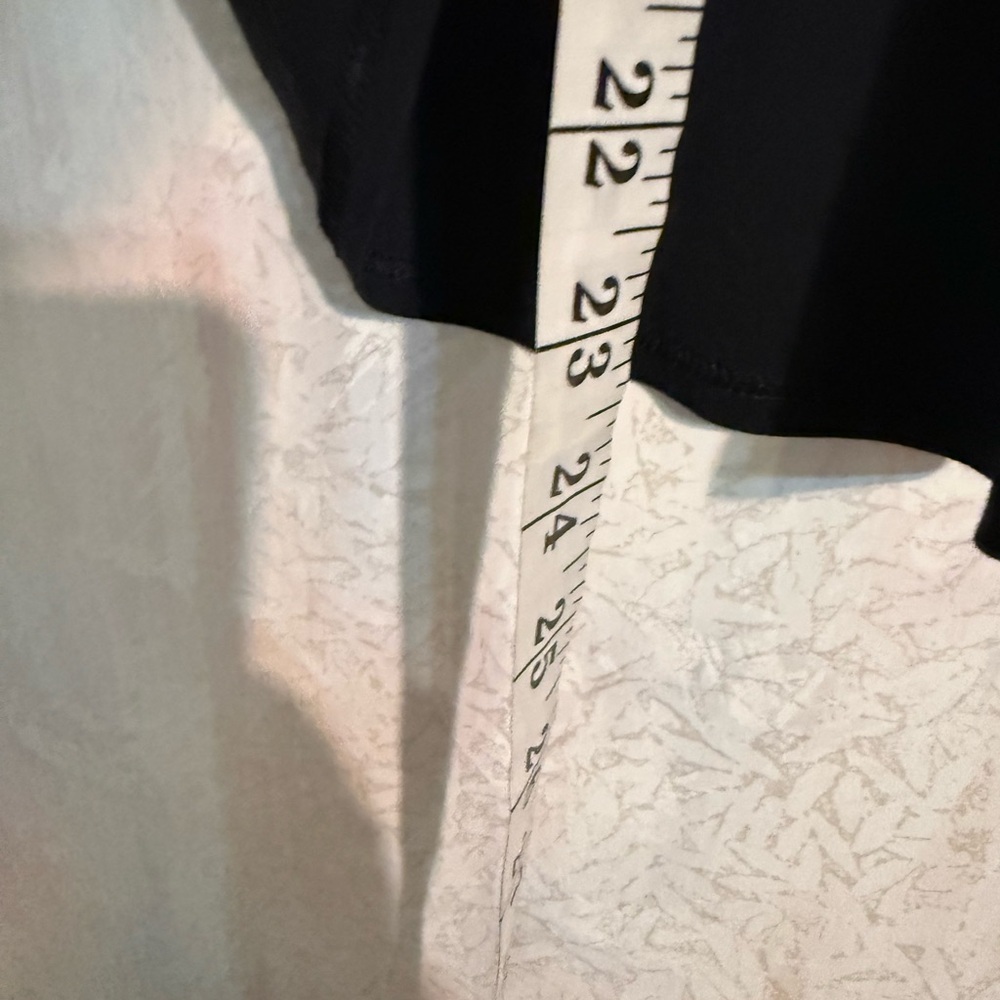 Lululemon All Tied Up In Black Pit To Pit 15, No Size Dot That I Found. - Picture 6 of 7